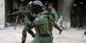 اعتقال 4 مطلوبين في نابلس متهمين بإطلاق نار على مواطنين