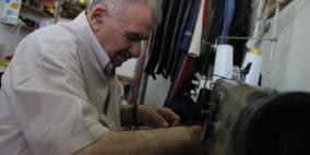 زين الدين حاك مستقبله بمهنة الخياطة