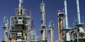 النفط يرتفع مع هبوط مخزون أميركا وبرنت يتجاوز 50 دولارا