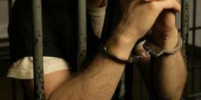 القاء القبض على شخص متهم بالنصب والاحتيال في الخليل