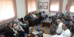 اتحادات كرة قدم عربية يزورون الخليل ويلتقون رئيس بلديتها