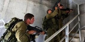 الاحتلال يداهم منزل الشهيد العملة في بيت أولا