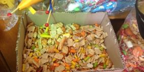 ضبط كعك تالف بالخليل