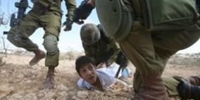 الإحتلال  يعتقل 8 قاصرين من  بلدة ابو ديس بالقدس