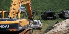 الاحتلال يشرع بتجريف اراض زراعية غرب بيت لحم