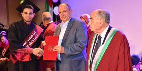 كلية المقاصد تحتفل بتخريج الفوج الثالث من طلبة بكالوريوس التمريض للعام 2015/2016