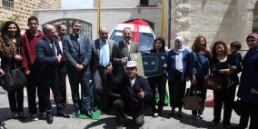 " بنك القدس" يسلم سيارة "هونداي اكسند " للفائزة الأولى بحملة "توفيرنا صح"