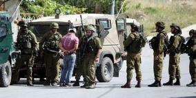 الاحتلال يعتقل 3 مواطنين من الخليل