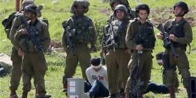 الاحتلال يعتقل 3 شبان اجتازوا السياج الفاصل شرق البريج