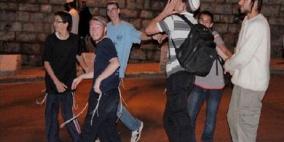 مستوطنون يعتدون على سكان قرية عورتا جنوب مدينة نابلس