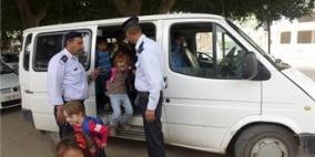 ضبط حافلة مدرسية في طولكرم بحمولة زائدة 15 راكبا