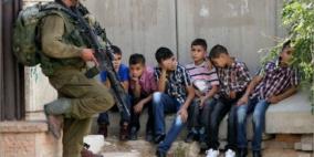 الاحتلال يستجوب أطفالا على حاجز عسكري غرب جنين