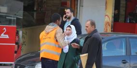 الخليل: المبادرة توزّع "مي+ملح" تضامنا مع الصحفي القيق