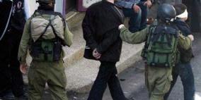 الاحتلال يعتقل ثلاثة مواطنين في الخليل
