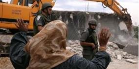 قوات الاحتلال تهدم منزلا وبئر مياه جنوب شرق مدينة الخليل