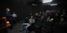 لقاء حول سياسة التهجير القسري ودور الجامعات بمعهد الإعلام العصري