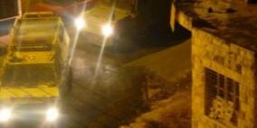 قوات الاحتلال تقتحم اذنا وتعتقل مواطنة وكاتب عدل