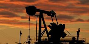 أسعار النفط تفاقم خسائرها إلى 24% في الربع الثالث