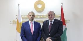 محافظ سلطة النقد يستقبل ممثل جمهورية قبرص لدى فلسطين