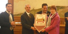 بلدية الخليل تشارك في الاسبوع التضامني مع الشعب الفلسطيني في فرنسا