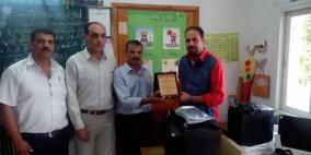 جمعية سبسطية تتسلم جهاز حاسوب وطابعة