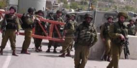 إصابة طفل ومسن بعد إغلاق الاحتلال حاجز برطعة عليهم