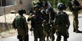 الاحتلال يعتقل مواطنين من بيت امر شمال الخليل