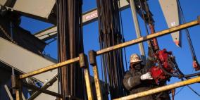 برنت فوق 49 دولارا بضغط المخزونات الأميركية