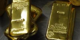 الذهب يتعافى في التعاملات الآسيوية لكنه غير بعيد عن أدنى مستوياته في 5 سنوات