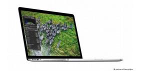 شاشة تعمل باللمس واحدة من مزايا عديدة لماك برو الجديد