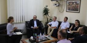 الوزير الشاعر يبحث سبل دعم و بناء قدرات العائلات في قطاع غزة