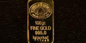 الذهب يتراجع مع صعود الدولار