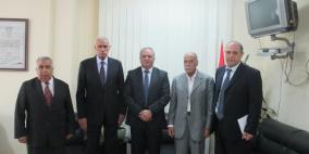 الوزير الشاعر يبحث سبل تخفيف معاناة المواطنين في قطاع غزة