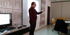 كهرباء محافظة القدس تختتم دورة تدريبية لموظفي مركز الاتصال التابع لها