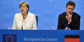 ميركل: "اليورو" لن تسقط جزءا من ديون اليونان