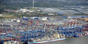 صادرات ألمانيا تتراجع لأقل مستوى في خمس سنوات ونصف