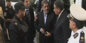 بنوك مصر تجمد أرصدة 702 إخواني بينهم مرسي والشاطر