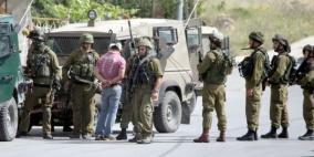 الاحتلال يعتقل مواطنا من بيت أولا غرب الخليل