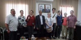 قلقيلية: المحافظ يلتقي وفدا نرويجيا ويطلعه على واقع المحافظة