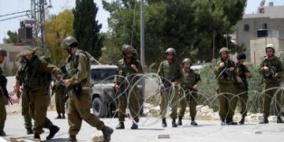 قوات الاحتلال تغلق مداخل بلدة إذنا غرب الخليل