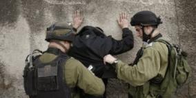 الاحتلال يعتقل ثلاثة مواطنين بالخليل