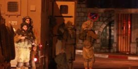 الاحتلال يعتقل شابا بعد إصابته بعيار ناري في مخيم جنين