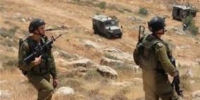 الاحتلال يداهم قرية شرق يطا