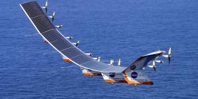 تجوب العالم.. طائرة تعمل بالطاقة الشمسية تصل لأريزونا