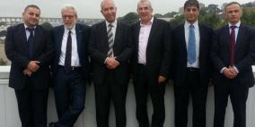 رئيس بلدية الخليل يلتقي مجموعة من رؤساء البلديات والمؤسسات الفرنسية في باريس