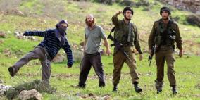 العشرات من المستوطنين يعتدون على منزلي الشرباتي والسلايمة