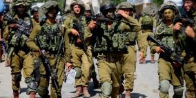 الاحتلال يعتقل 10 مواطنين من الخليل ويواصل حملته العسكرية فيها