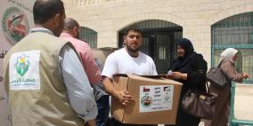 المبادرة العُمانية توزع 500 طرد غذائي في مدينة القدس