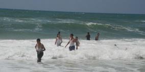 انتشال جثمان غريق قبالة سواحل مدينة غزة