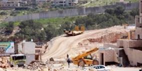 إخطارات بهدم منازل في قرية دير سامت جنوب الخليل